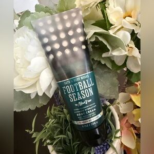 🆕🧔🏻 BATH & BODY WORKS LIMITED EDITION “FOOTBALL SEASON” ULTA HYDRATION CREAM.